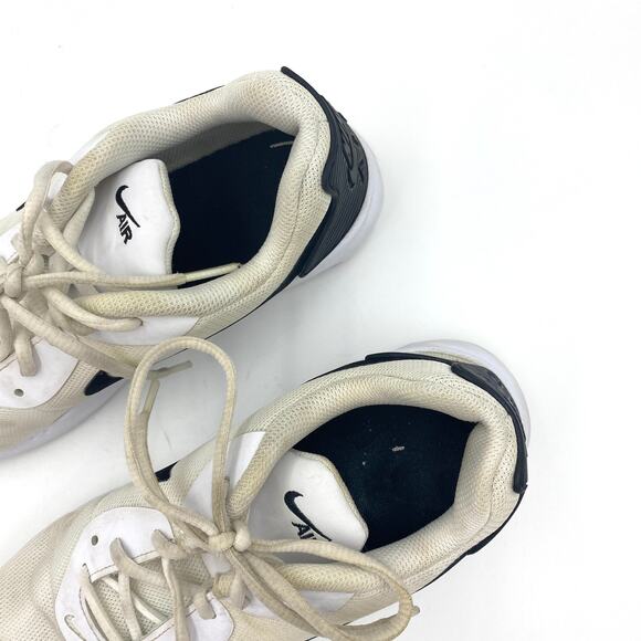 Nike Air Max Oketo Sneakers - Picture 7 of 9